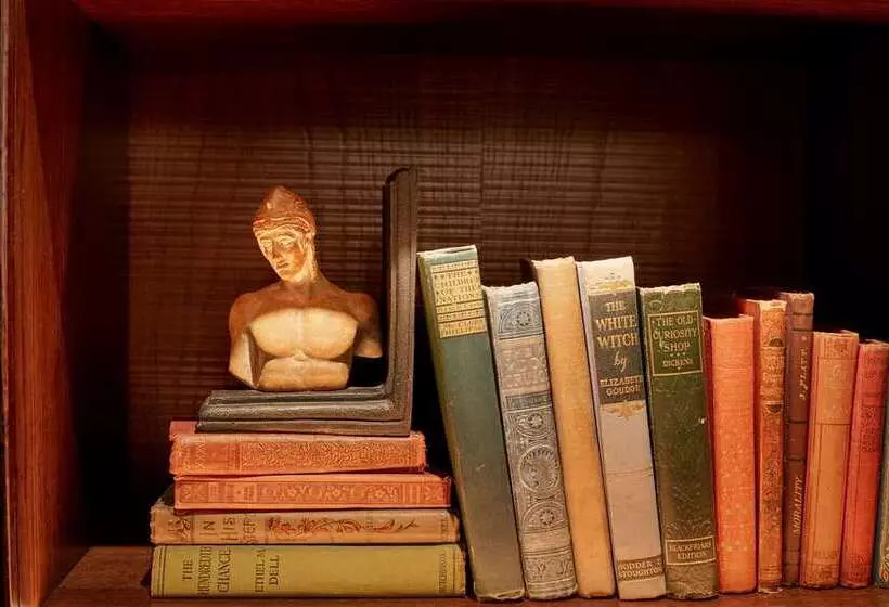 100 Queen S Gate Hotel London, Curio Collection By Hilton