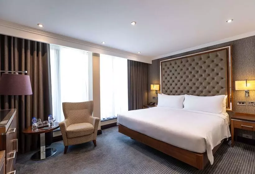 هتل Doubletree By Hilton  London  West End