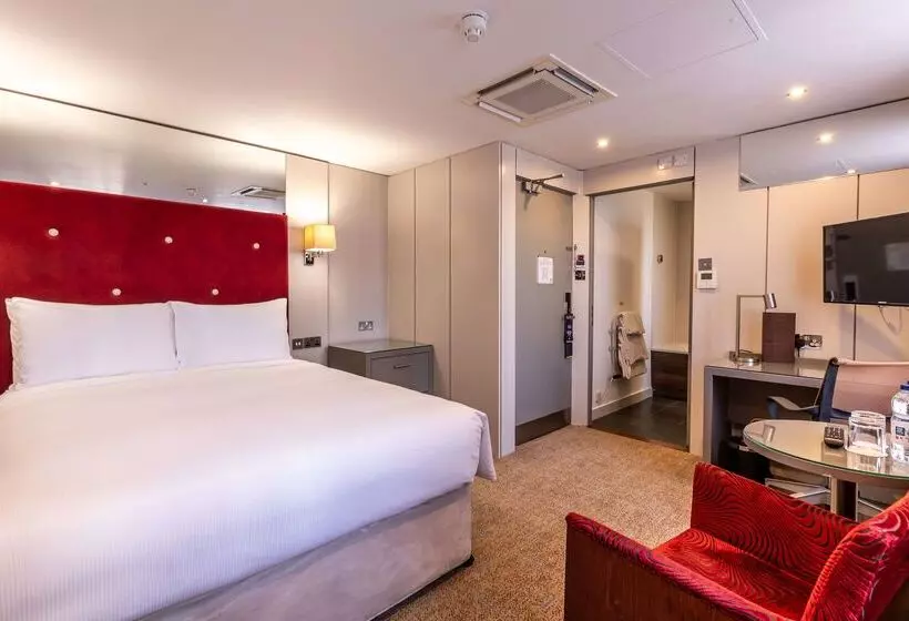 هتل Doubletree By Hilton  London  West End