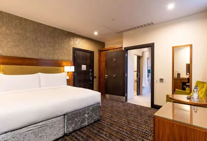 هتل Doubletree By Hilton  London  West End