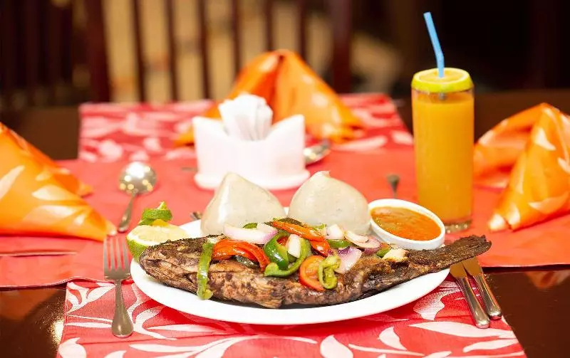 酒店 Golden Tulip Kumasi City