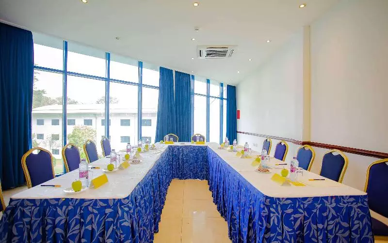 酒店 Golden Tulip Kumasi City