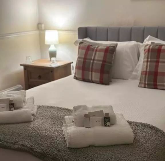 בית מלון כפרי The Kings Arms Inn