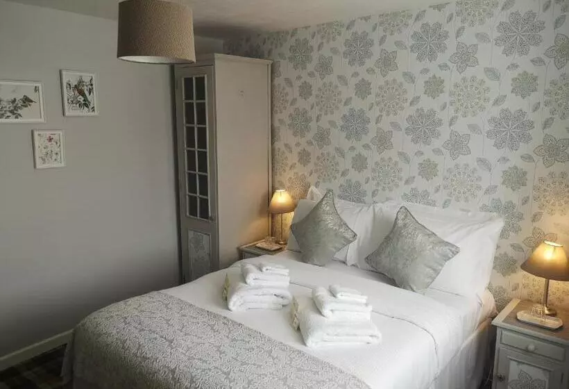 בית מלון כפרי The Kings Arms Inn