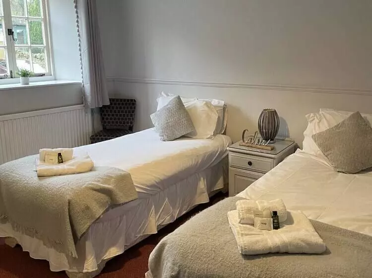 בית מלון כפרי The Kings Arms Inn