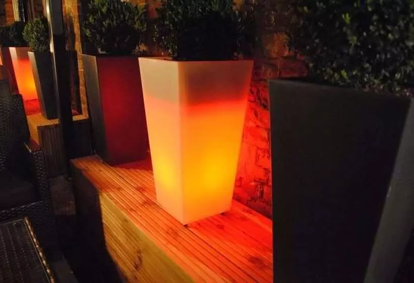 فندق The Old Bell   Warminster