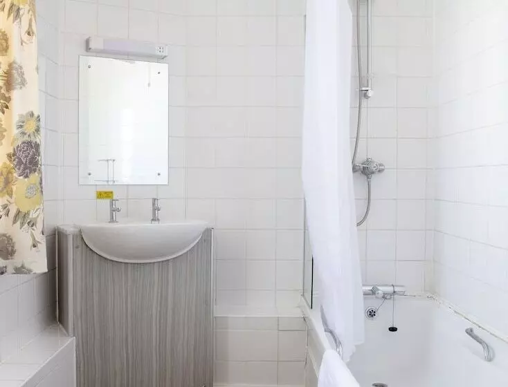 فندق The Old Bell   Warminster