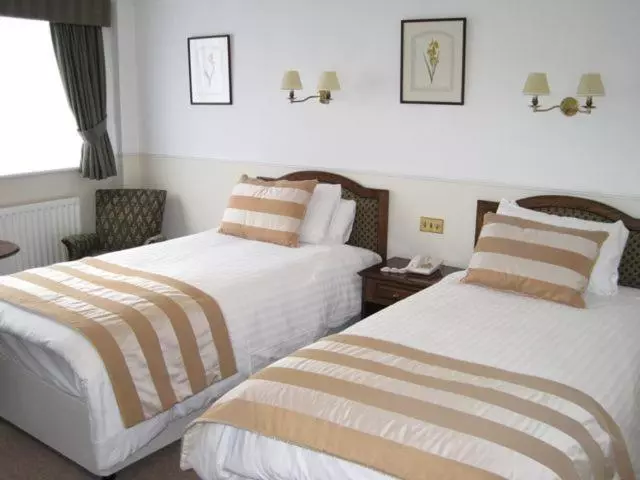 Отель The Saracens Head