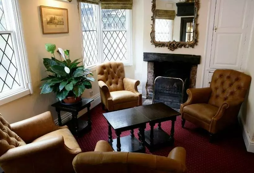 Отель The Saracens Head