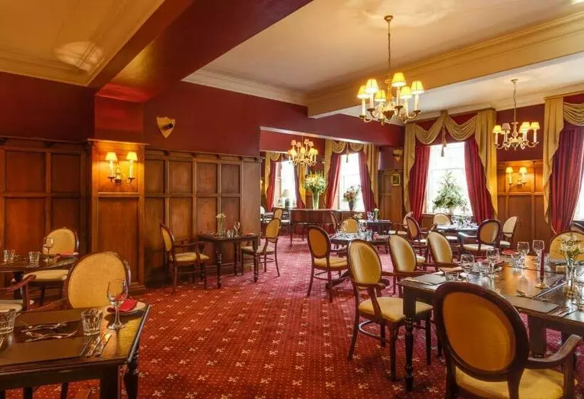 Отель The Saracens Head