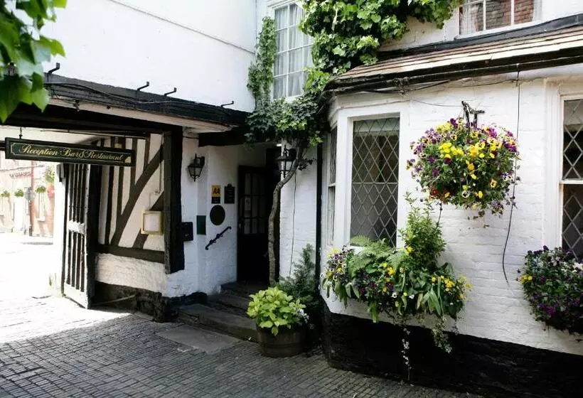 Отель The Saracens Head