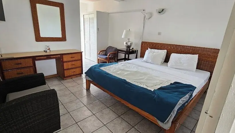 Wave Crest Suites