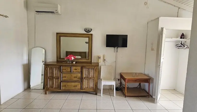 Wave Crest Suites