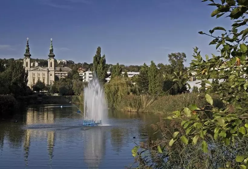 בית מלון כפרי Danubius  Flamenco