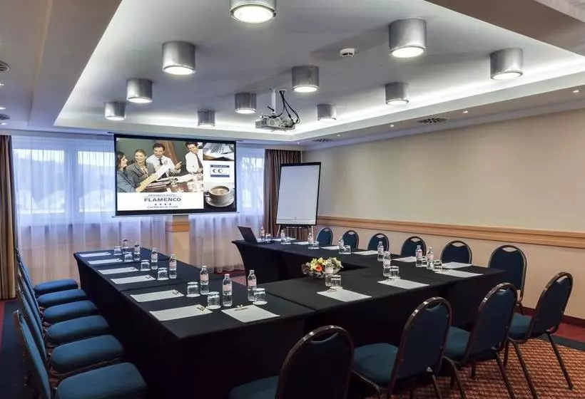 בית מלון כפרי Danubius  Flamenco