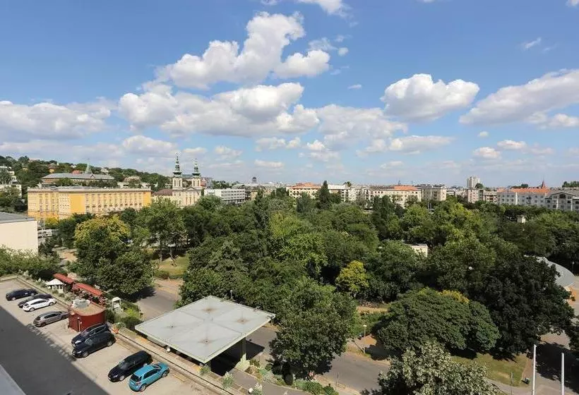 בית מלון כפרי Danubius  Flamenco