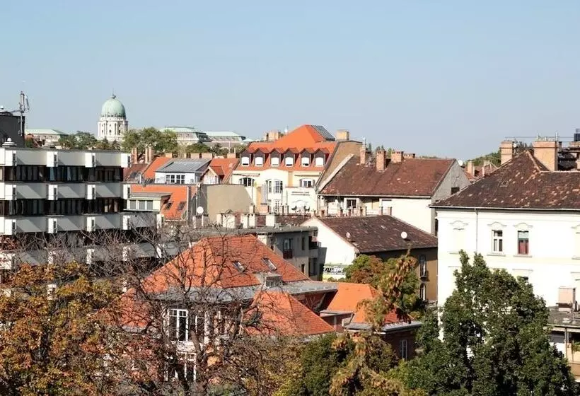 Отель Bara Junior