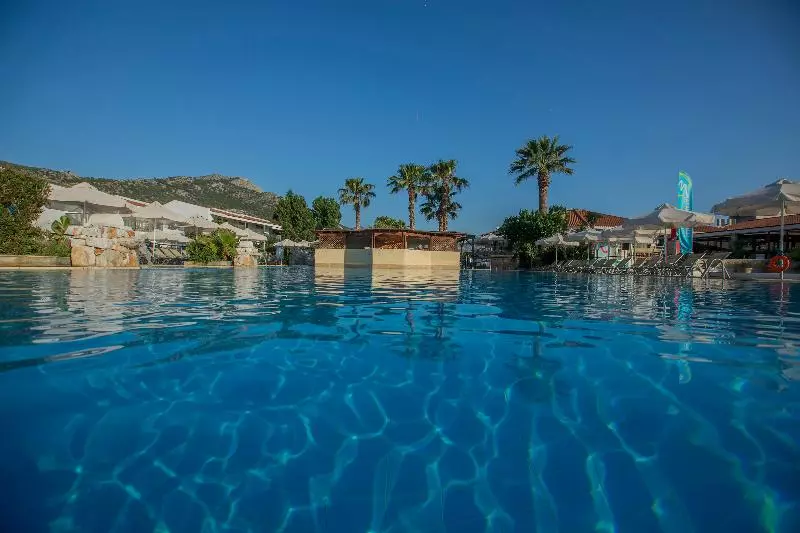 Golden Coast Hotel & Bungalows All Inclusive