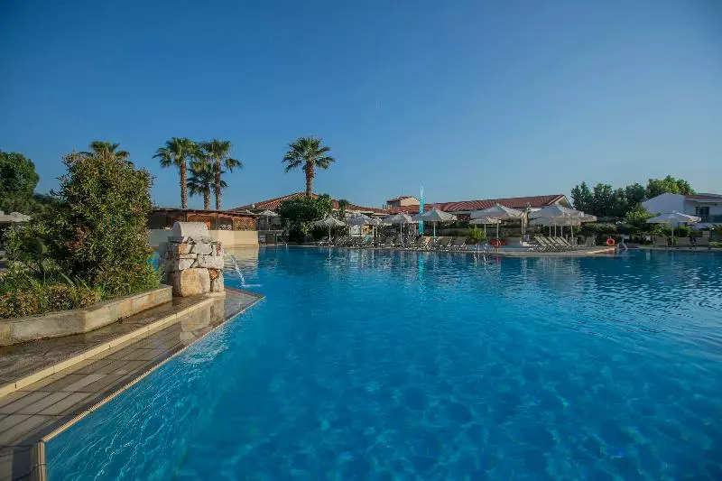 Golden Coast Hotel & Bungalows All Inclusive