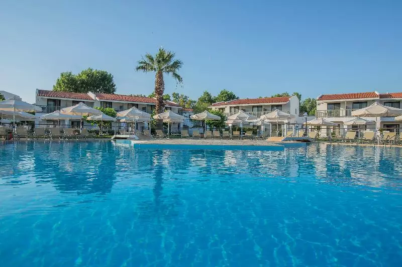 Golden Coast Hotel & Bungalows All Inclusive