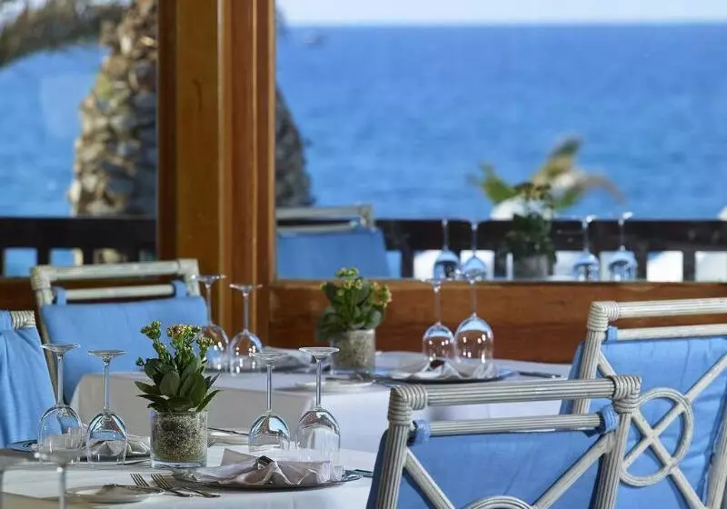 ホテル Knossos Royal Village