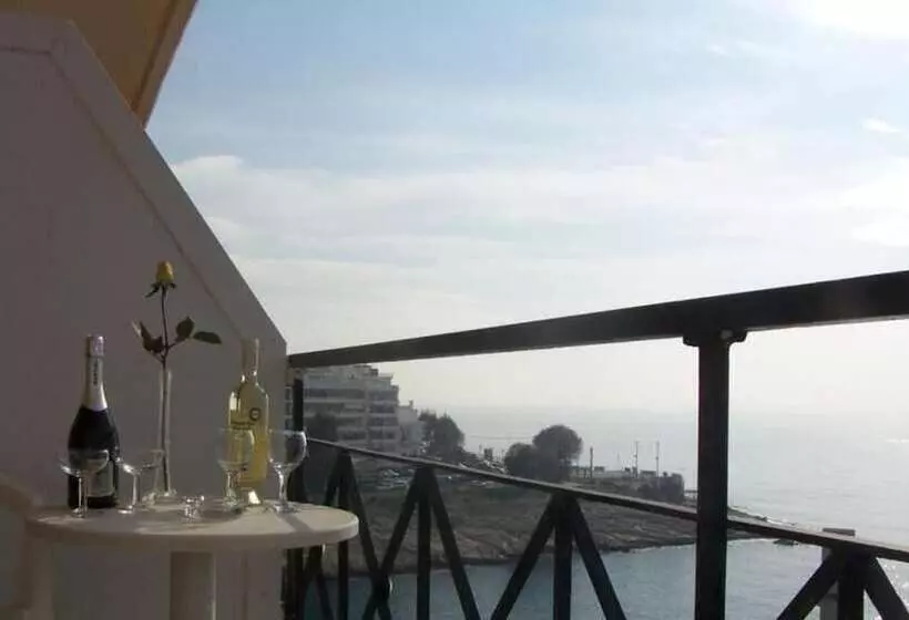 ホテル Queens Leriotis