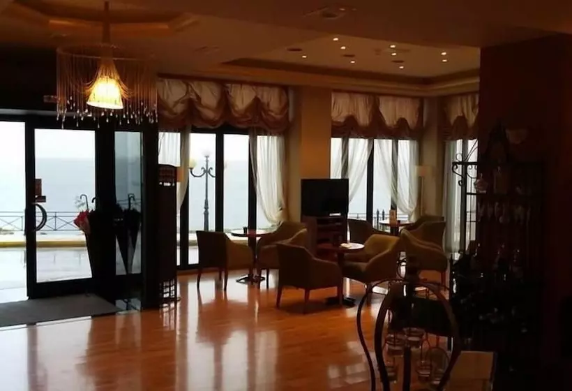 ホテル Queens Leriotis