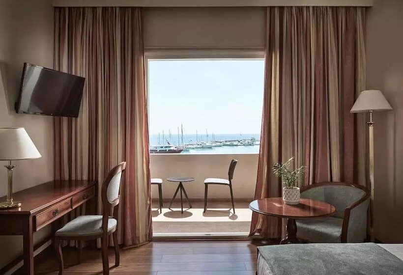 هتل Strada Marina