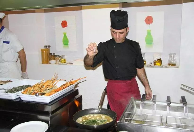 Sun Palace Hotel Resort & Spa