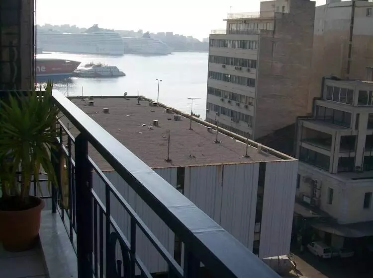Triton Hotel Piraeus