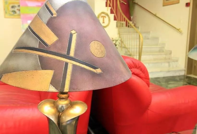 Triton Hotel Piraeus