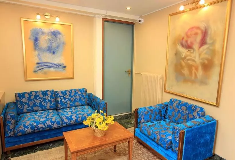 Triton Hotel Piraeus