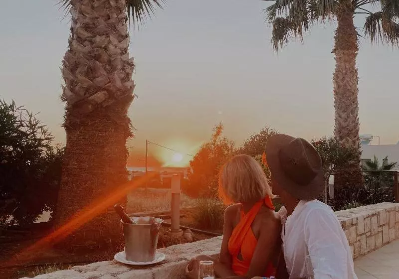 Lavris Hotel & Bungalows