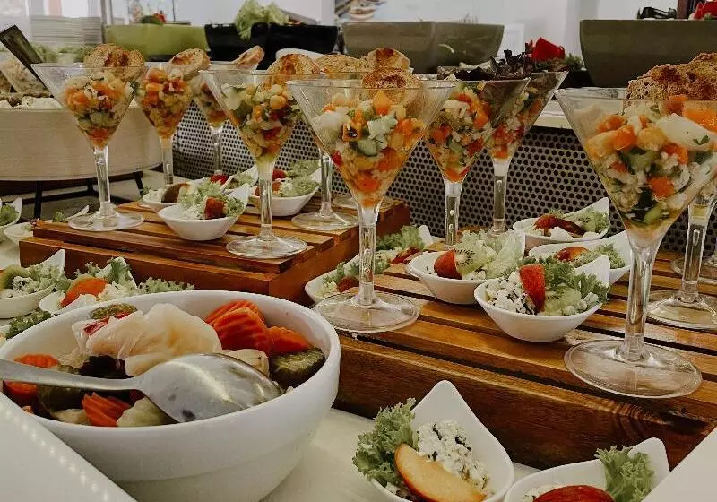 Lavris Hotel & Bungalows