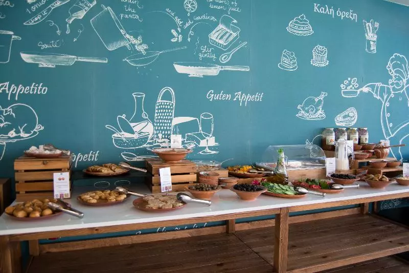 Lavris Hotel & Bungalows