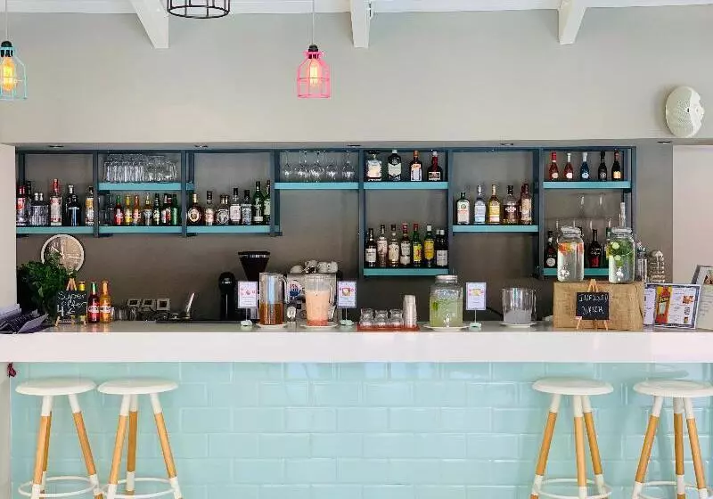 Lavris Hotel & Bungalows