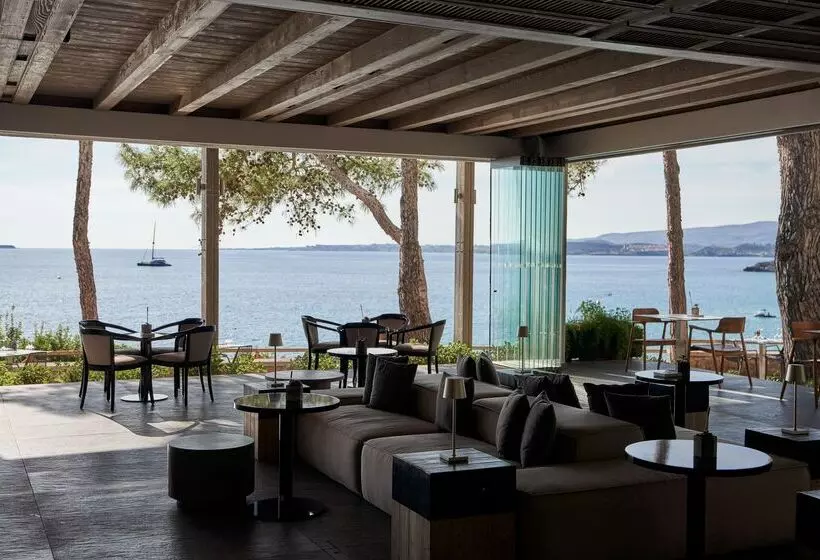 استراحتگاه White Rocks Hotel Kefalonia