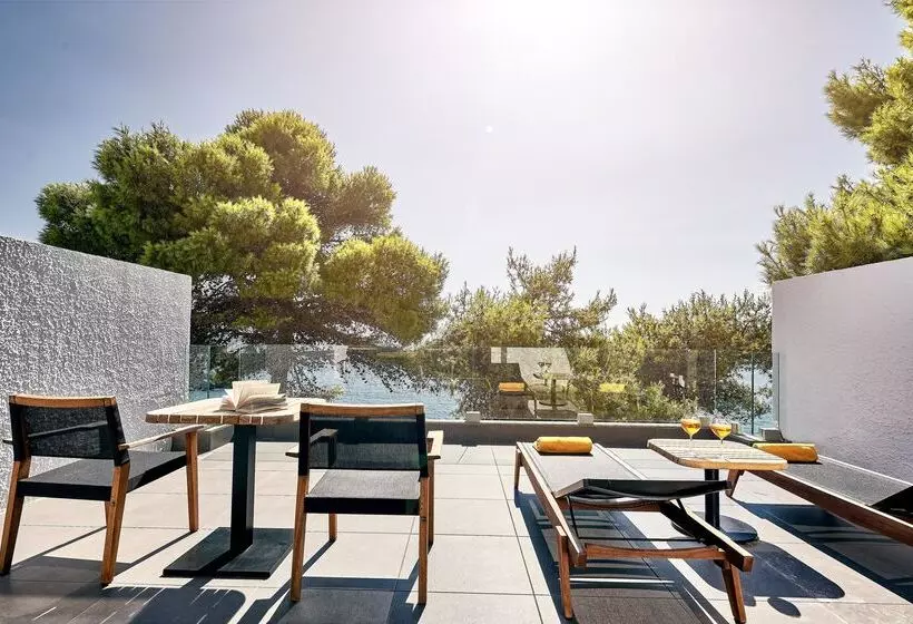 استراحتگاه White Rocks Hotel Kefalonia