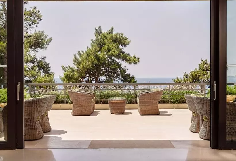 استراحتگاه White Rocks Hotel Kefalonia