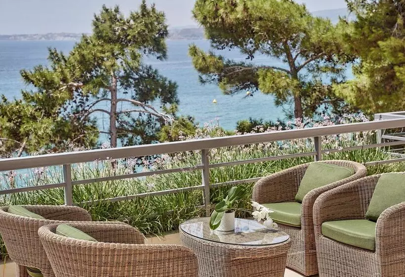 استراحتگاه White Rocks Hotel Kefalonia