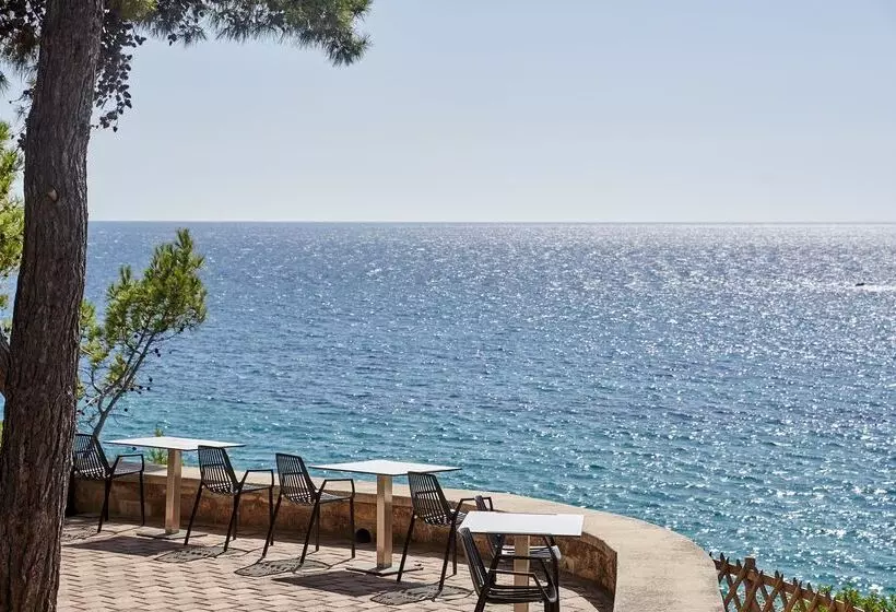 استراحتگاه White Rocks Hotel Kefalonia