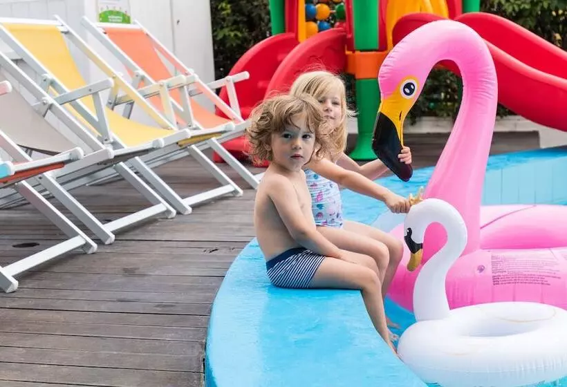 هتل Color Ermitage Beach