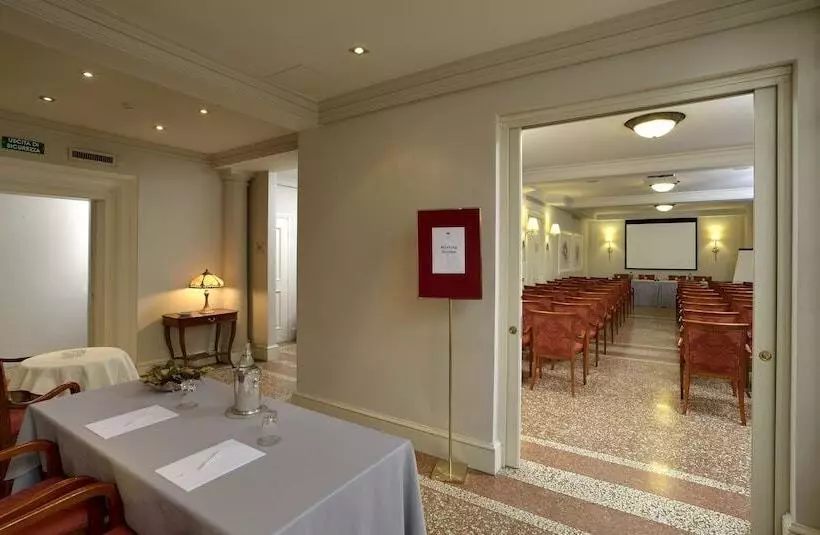 فندق Corona D Oro 1890