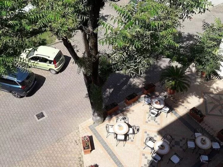 בית מלון כפרי Jolly