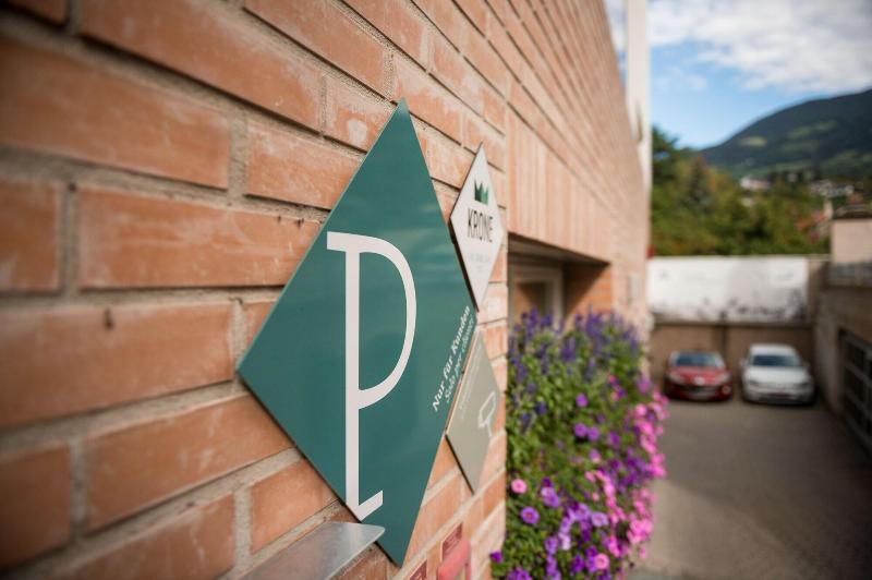 בית מלון כפרי Krone Eat Drink Stay