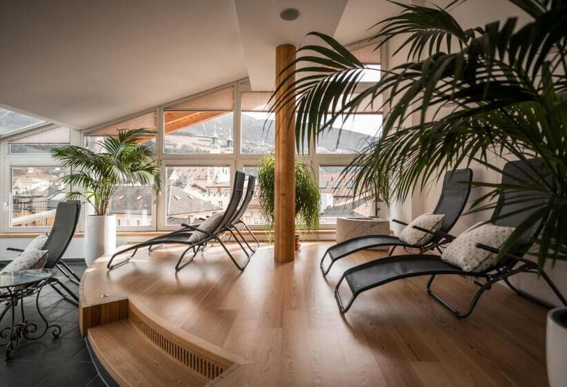 בית מלון כפרי Krone Eat Drink Stay