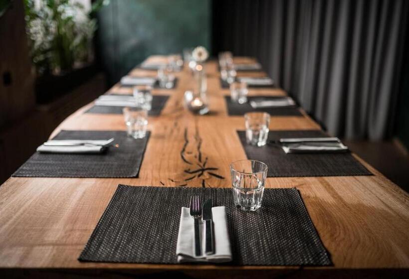 בית מלון כפרי Krone Eat Drink Stay