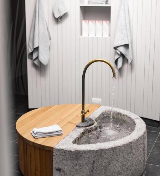 בית מלון כפרי Krone Eat Drink Stay