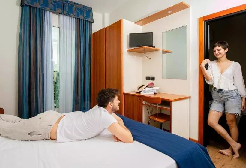 酒店 New Bristol Sport