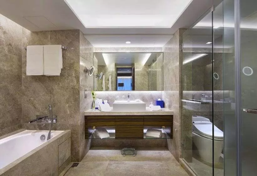 هتل New World Millennium Hong Kong